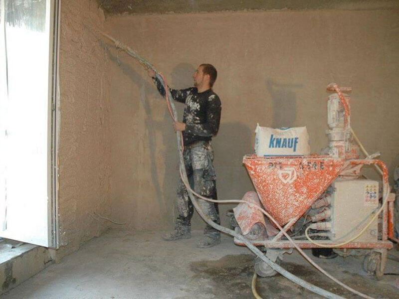 Машинна штукатурка стін